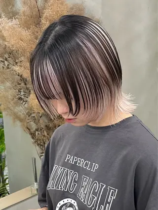 ミディアム カラー イツク ⚡️ ルーツ/ハイトーンのヘアスタイル