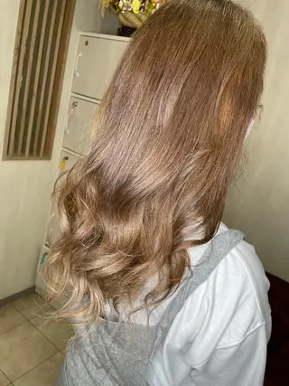 ロング カラー パーマ ヘアアレンジ メンズ キッズ ネイル マツエク・マツパ アイブロウ 韓国/顔周り/透明感 /レイヤー/ひなたのヘアスタイル