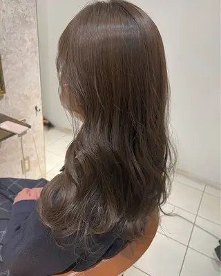セミロング カラー 安富 舞のヘアスタイル
