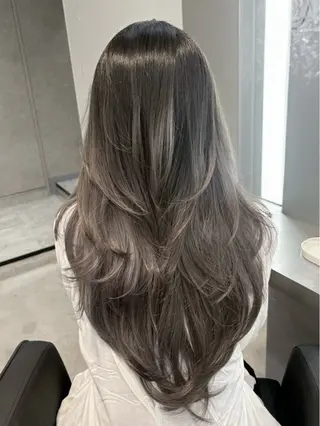 ロング カラー Airi 韓国y2k ハイレイヤーのヘアスタイル