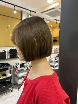 ショート カラー hubhair レイヤー/透明感のヘアスタイル