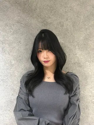 ロング カラー 紅都🫧 透明感水光カラーのヘアスタイル