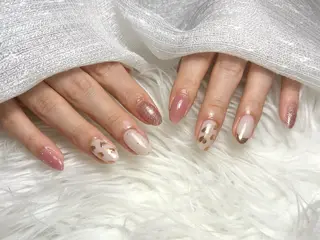 ネイル Eclat［ｴｸﾗ］ Yuriのネイルデザイン