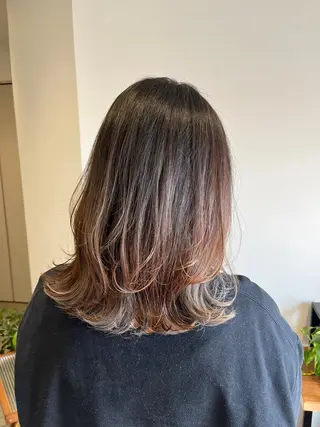 セミロング 西村 花織のヘアスタイル