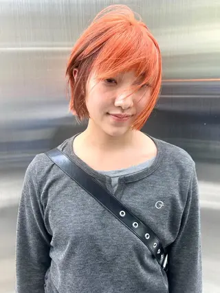 ショート カラー 後藤 こなんのヘアスタイル