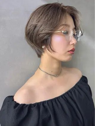 ショート カラー 井上 唯のヘアスタイル