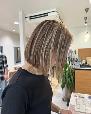 ミディアム TAKU 美容師のヘアスタイル