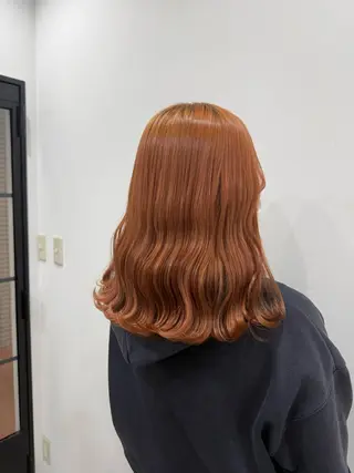 カラー ニシザカ マナのヘアスタイル