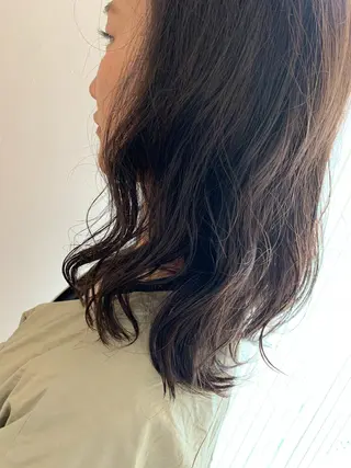 ミディアム カラー 顔まわりカット✄ ベージュカラー🧸のヘアスタイル