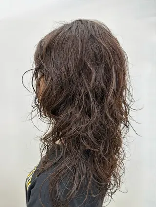セミロング パーマ 加本 翼のヘアスタイル