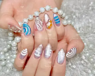 ネイル 🦋 Queenieのネイルデザイン