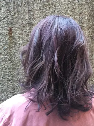 セミロング カラー ニシムラ コウイチのヘアスタイル