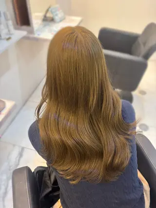 ロング 𝐿𝑒𝑒 四ツ橋 𝑅𝐴𝑁𝐴のヘアスタイル