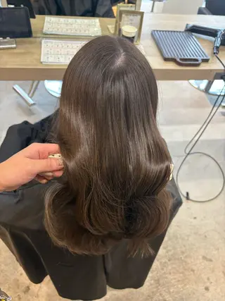 セミロング 岡多 麗奈のヘアスタイル