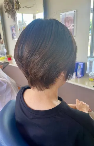 ショート attrice杉山 綾乃のヘアスタイル