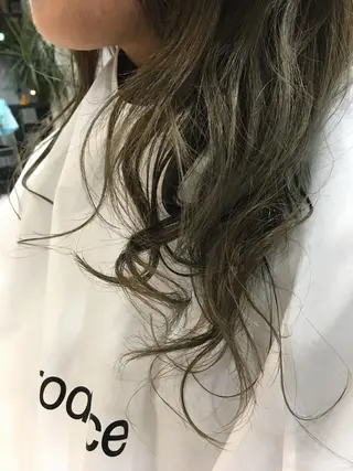 ミディアム カラー 白髪ぼかしハイライト 柳川拓哉のヘアスタイル