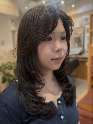 セミロング カラー cana 札幌レイヤースタイルのヘアスタイル