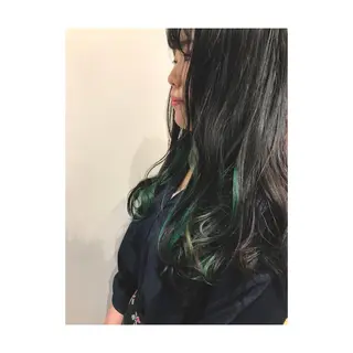 セミロング カラー くるくるパーマ aikoのヘアスタイル