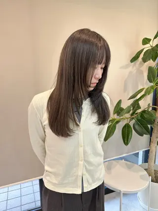 セミロング カラー enrichミヤモト ヒロヤのヘアスタイル