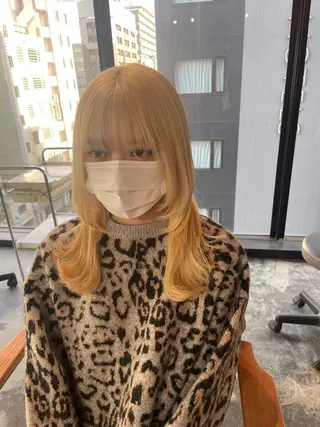 ミディアム 顔まわり/W カラー/リョウのヘアスタイル