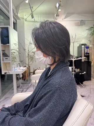 ミディアム 新美 恵里子のヘアスタイル