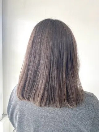 ミディアム カラー アダニヤ ナツキのヘアスタイル