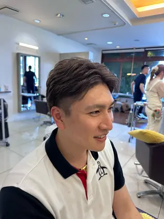 カラー 石井 麻鈴のヘアスタイル