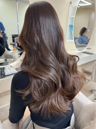 ロング カラー 松本 心優のヘアスタイル
