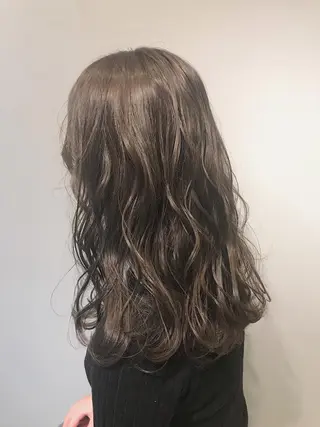 ロング カラー ヘアアレンジ lani ブリーチ /ダブルカラーのヘアスタイル