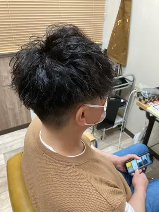 ショート パーマ メンズ 松田 剛のヘアスタイル