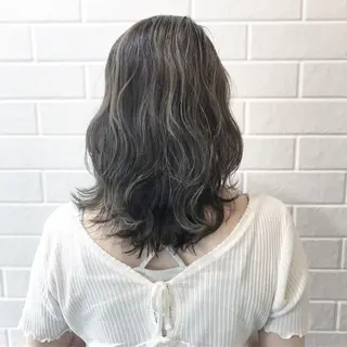 セミロング en Siena エンシエナのヘアスタイル