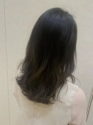 ロング 小倉 沙織のヘアスタイル