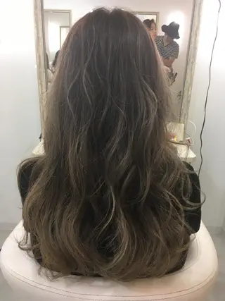 セミロング ロング カラー 髪質改善 中川 翔のヘアスタイル