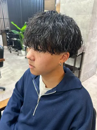 ショート パーマ メンズ 勝毛 広貴のヘアスタイル