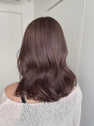 セミロング カラー パーマ ヘアアレンジ ネイル マツエク・マツパ ベージュグレージュ 💕しゅーじ💕のヘアスタイル