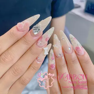 ネイル Luna ri..のネイルデザイン