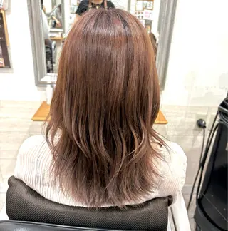 セミロング カラー 堀川 希歩のヘアスタイル