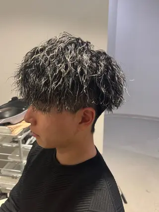 ショート リレイス 伊藤愛斗のヘアスタイル