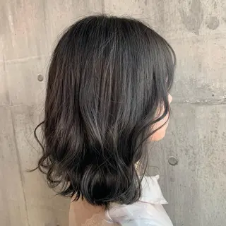 ミディアム カラー 眞名子 瑞紀のヘアスタイル
