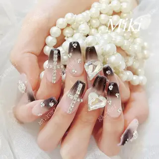 ネイル 🦋 Queenieのネイルデザイン