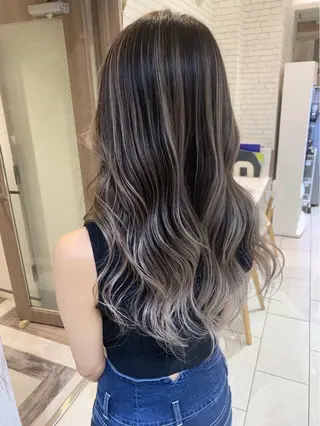 セミロング カラー 羽山 宇宙のヘアスタイル