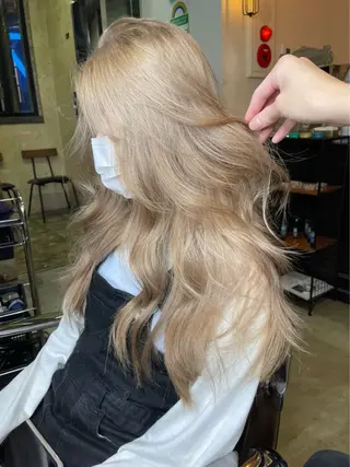 ロング カラー ベージュ透明感カラー 💟AYUMI💟のヘアスタイル