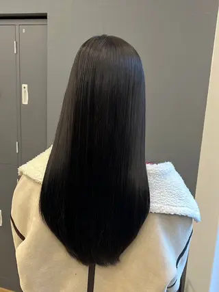カラー 亀井 詩奈のヘアスタイル