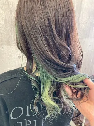 ロング カラー 山本 健生のヘアスタイル
