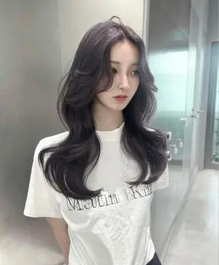 ロング LANAdesign bleach 🪐のヘアスタイル