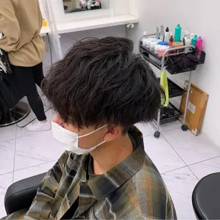 ショート カラー パーマ メンズ メンズパーマ特化 TAIGAのヘアスタイル