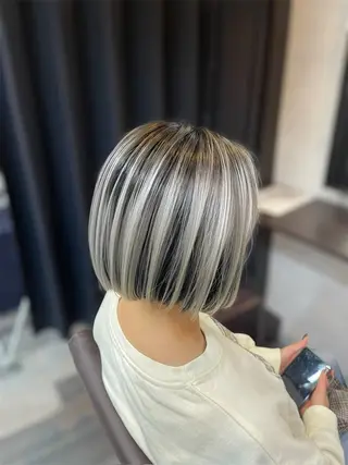 ショート ハイトーン特化✳︎ KIRAスズキタクヤのヘアスタイル
