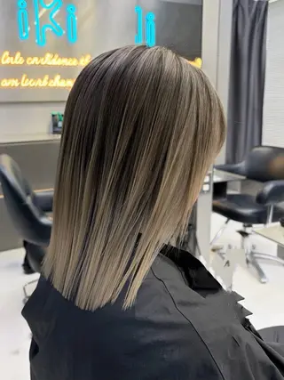 ロング 🫧バレイヤージュ/ ハイライト/ミズキのヘアスタイル