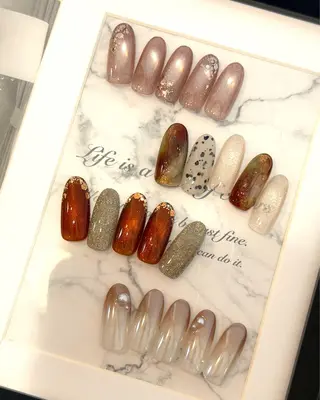 ミディアム ルミエナリトリート MUKAEDAのネイルデザイン