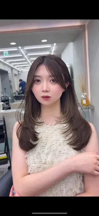 セミロング 谷川が作る熊本1🥇 レイヤーカットのヘアスタイル
